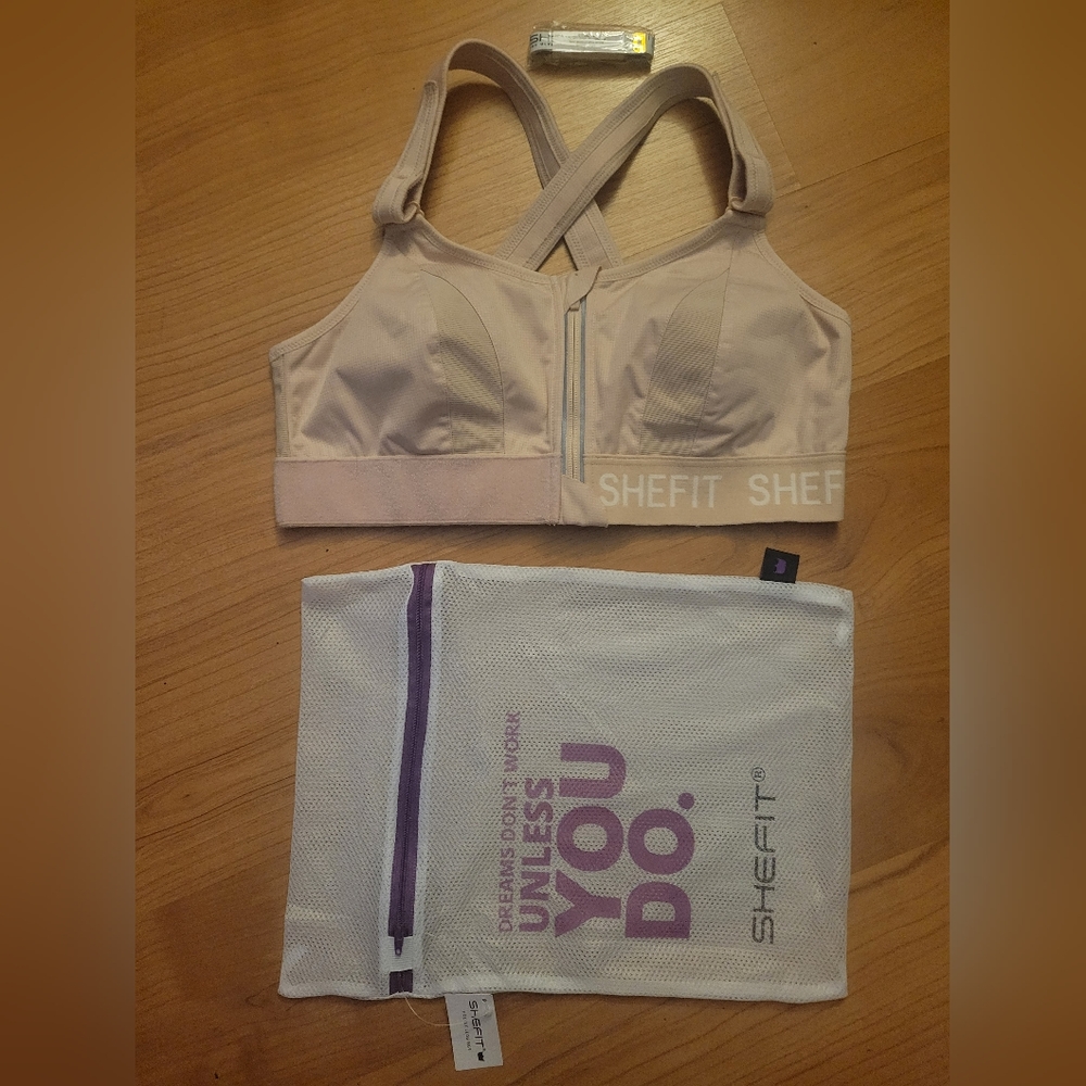 SHEFIT Ultimate Sports Bra NWOT